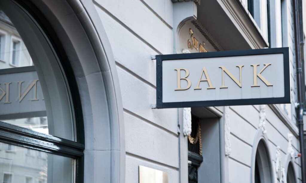 Banco de Caimán en venta