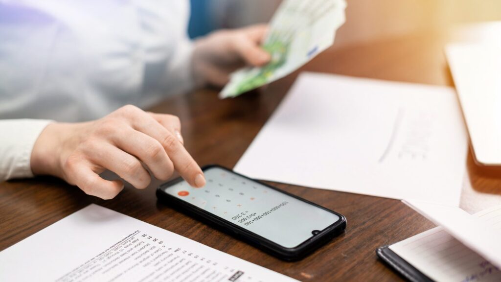 API у Великобританії та AEMI в Литві з 20-річною історією на продаж