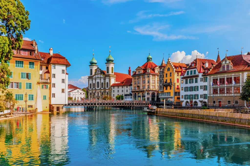 Licencia de intermediario financiero en Suiza para la venta