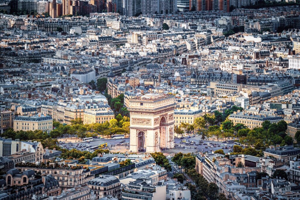 Defensa ante acusaciones de delitos económicos y financieros en Francia