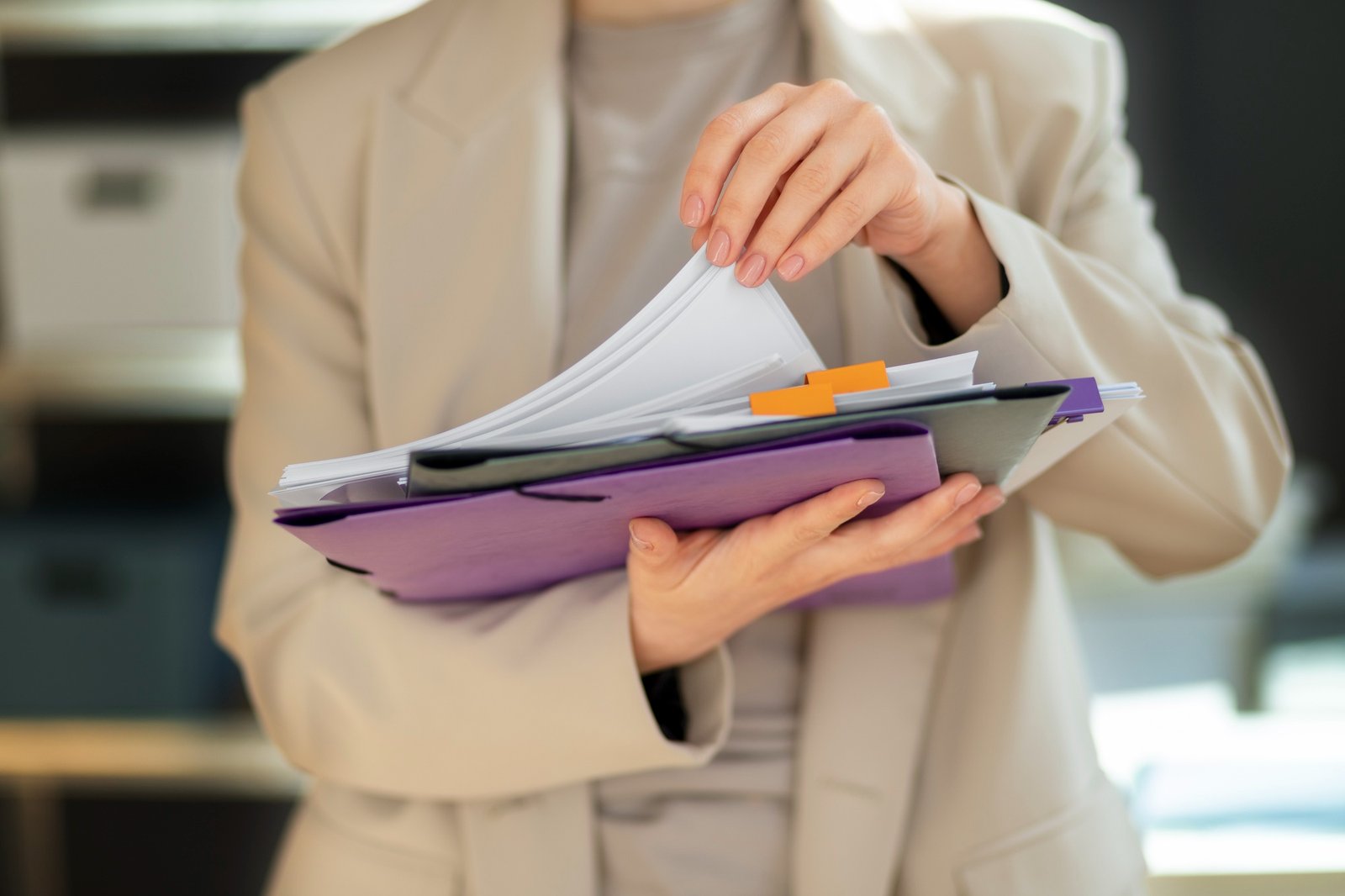 The formation of the Wyoming company is available in shelf mode with corporate bank accounts