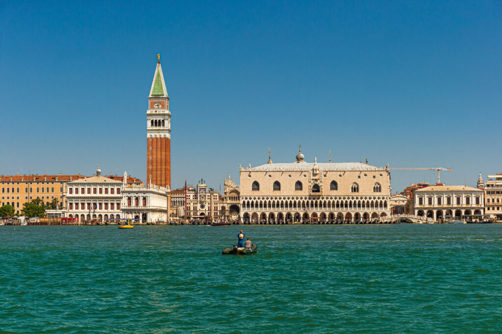 Contract Law & Commercial Transactions Italy