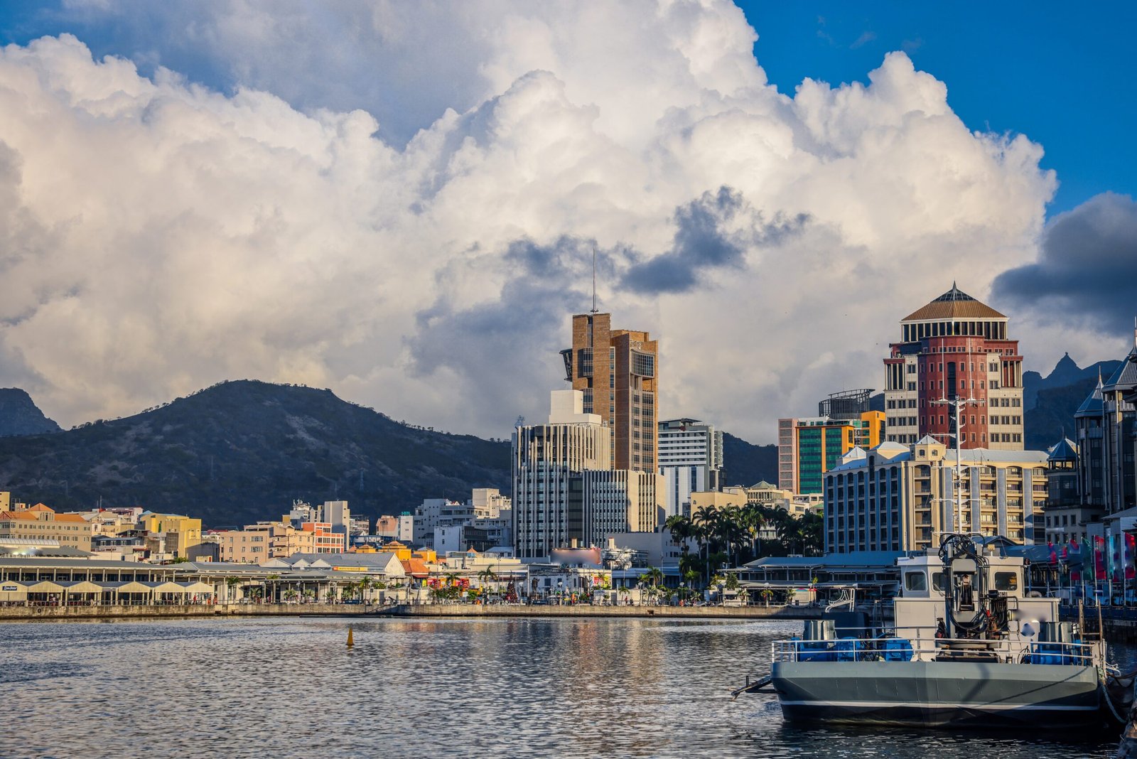 Лицензия инвестиционного диллера на Маврикии для розничной и институциональной торговли